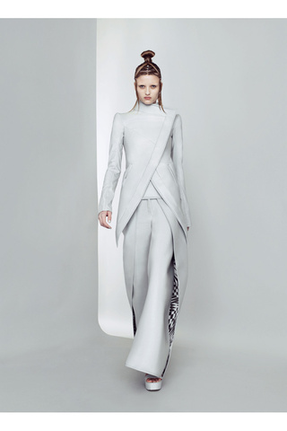 gareth_pugh___pasarela_175175760_320x480