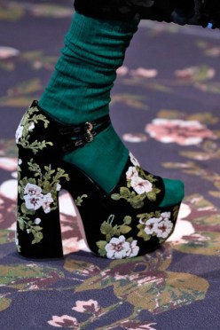 100316-sapatos-rochas-400x600