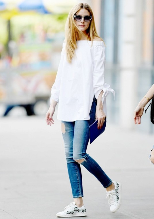 olivia-palermo-swapped-her-white-sneakers-for-this-new-trend-instead-1788527-1464723288-640x0c
