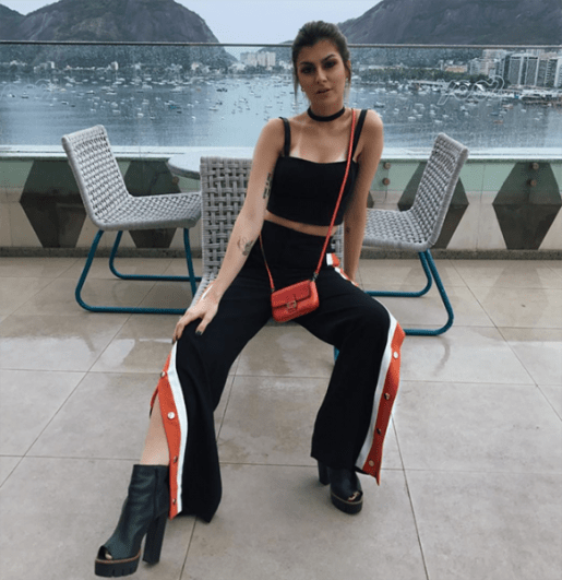 calça-esporte-fenda-lateral-com-botões (2)