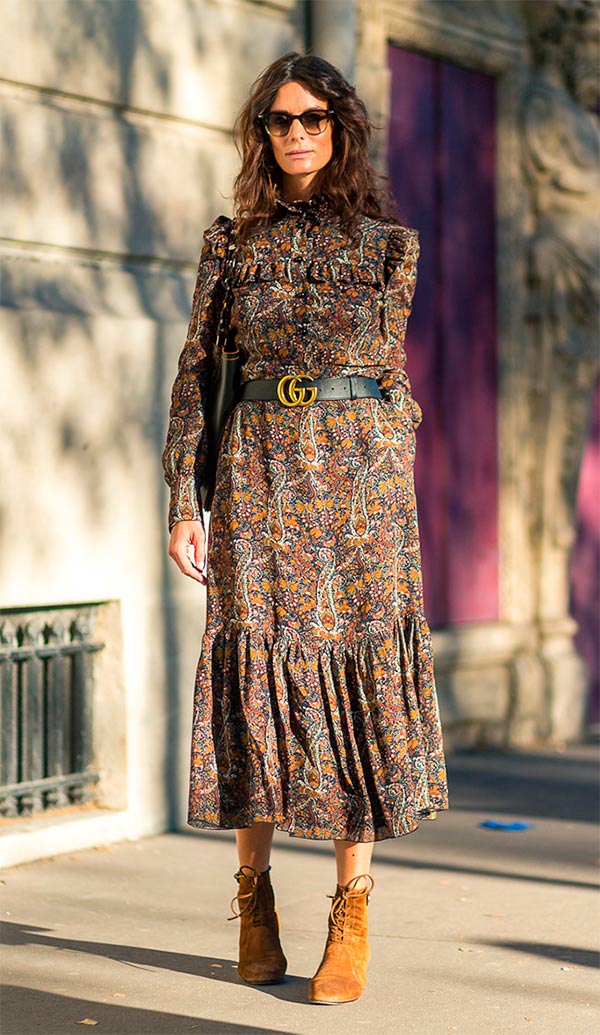 street-style-look-vestido-floral-midi-bota-camurca