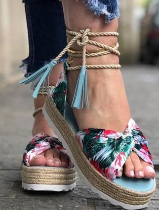 trend-alert-sapatos-verão-2019-flatforms-e -mules (11)