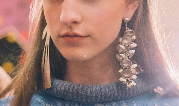 brincos-grandes-e-descombinados-trend-alert (12)