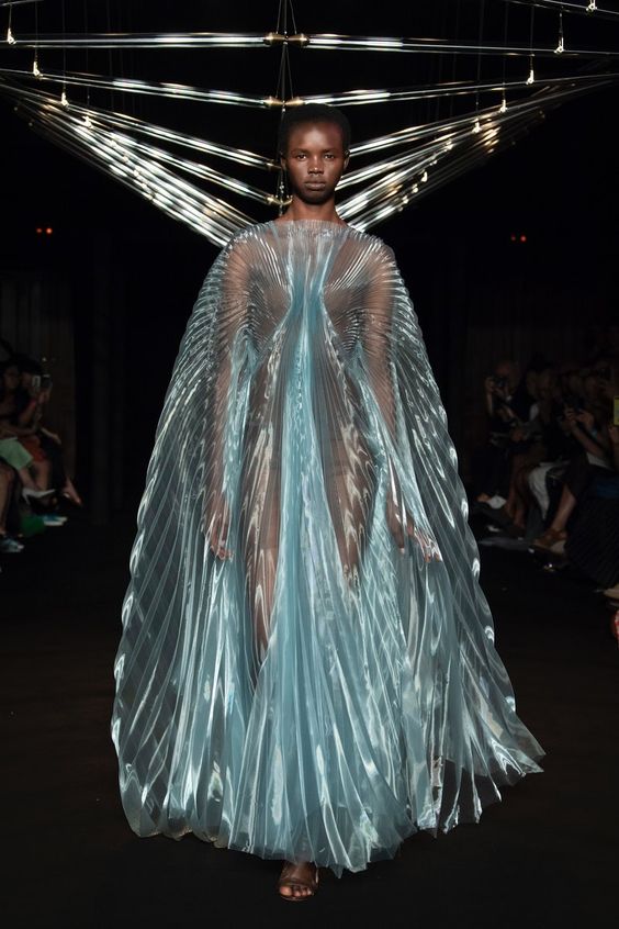 iris-van-herpen-fashion-design-hiver-2019 (1)