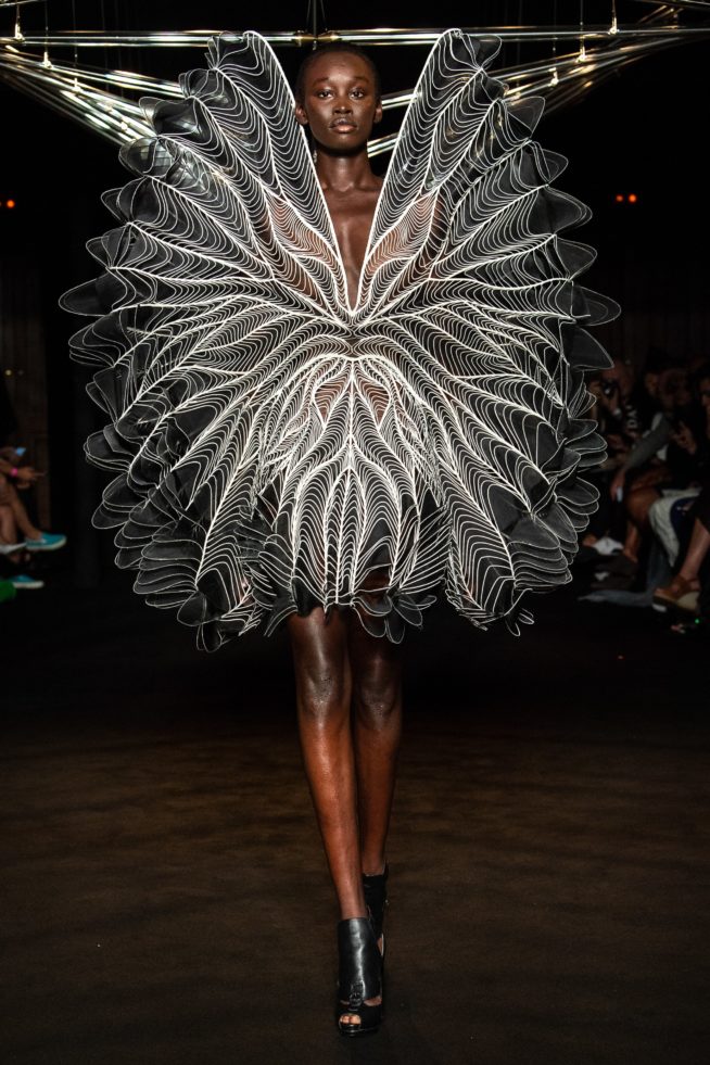 iris-van-herpen-fashion-design-hiver-2019 (15)