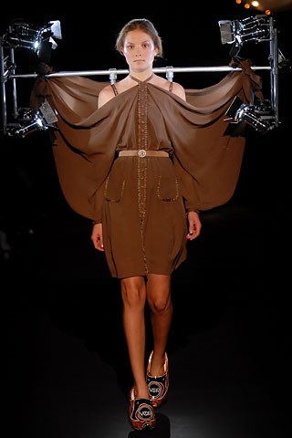 wtf-weird-fashion-design-viktor-&amp;-rolf (2)