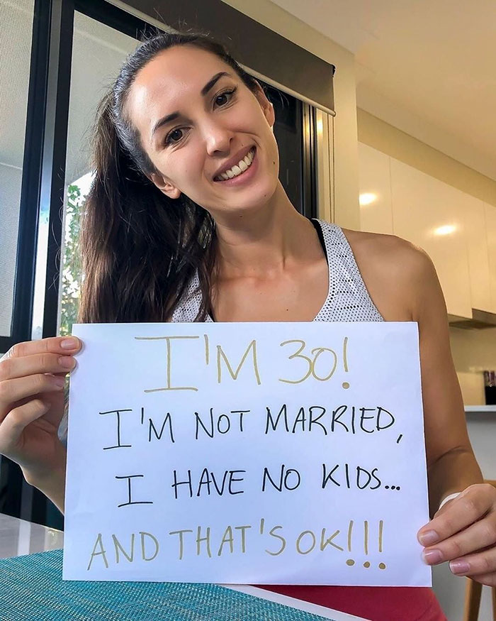 women-in-real-life-breaking-unrealistic-expectations-14-5d6e50454be06__700