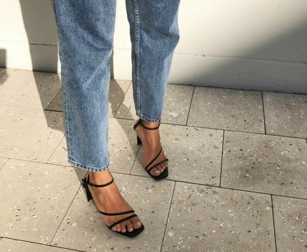 sandália-tendência-verão-2020-naked-heels-sandals (10)