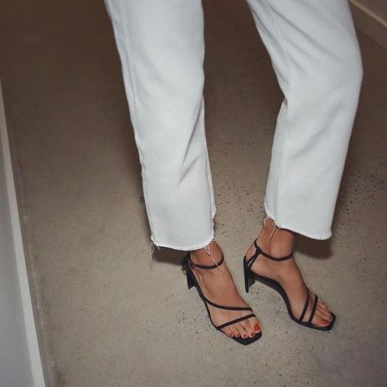 sandália-tendência-verão-2020-naked-heels-sandals (17)