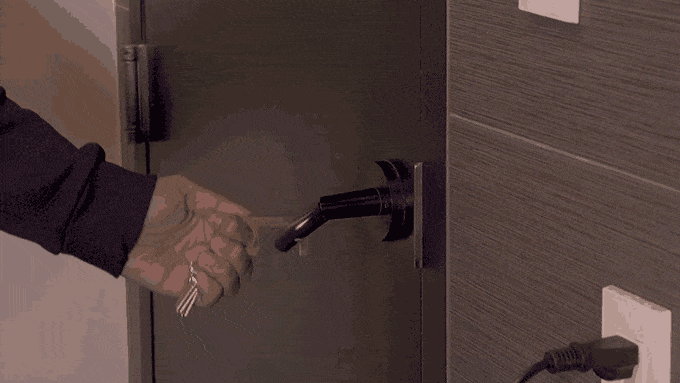 Keychain-Touch-Tool-design-for-coronavirus-wtf (4)