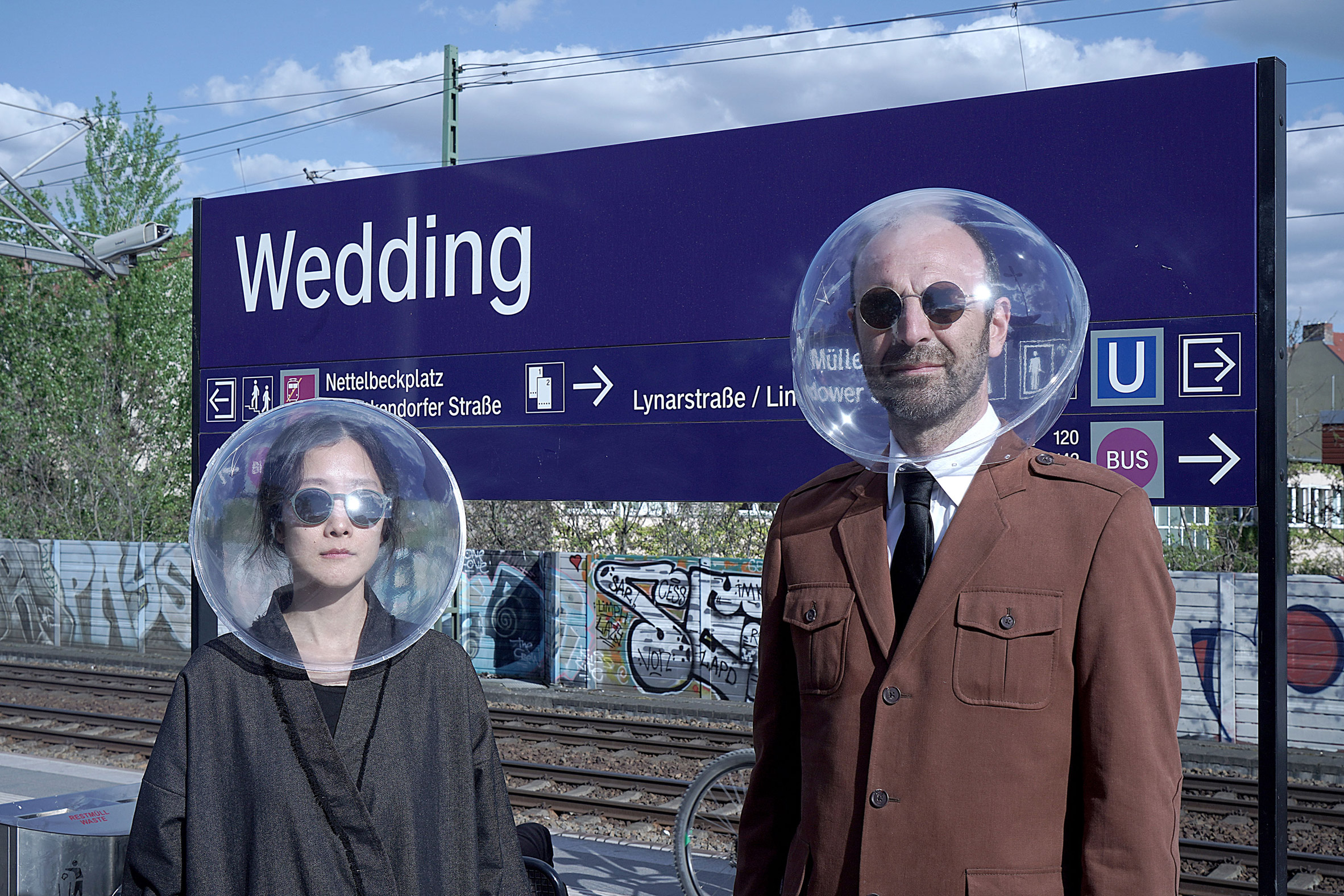 ishield-face-shield-plastique-fantastique-design_dezeen_2364_col_5