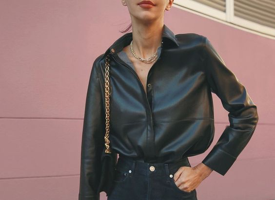 trendy: leather shirt, a peça que já é hit, pra fashionista&nbsp;amar!