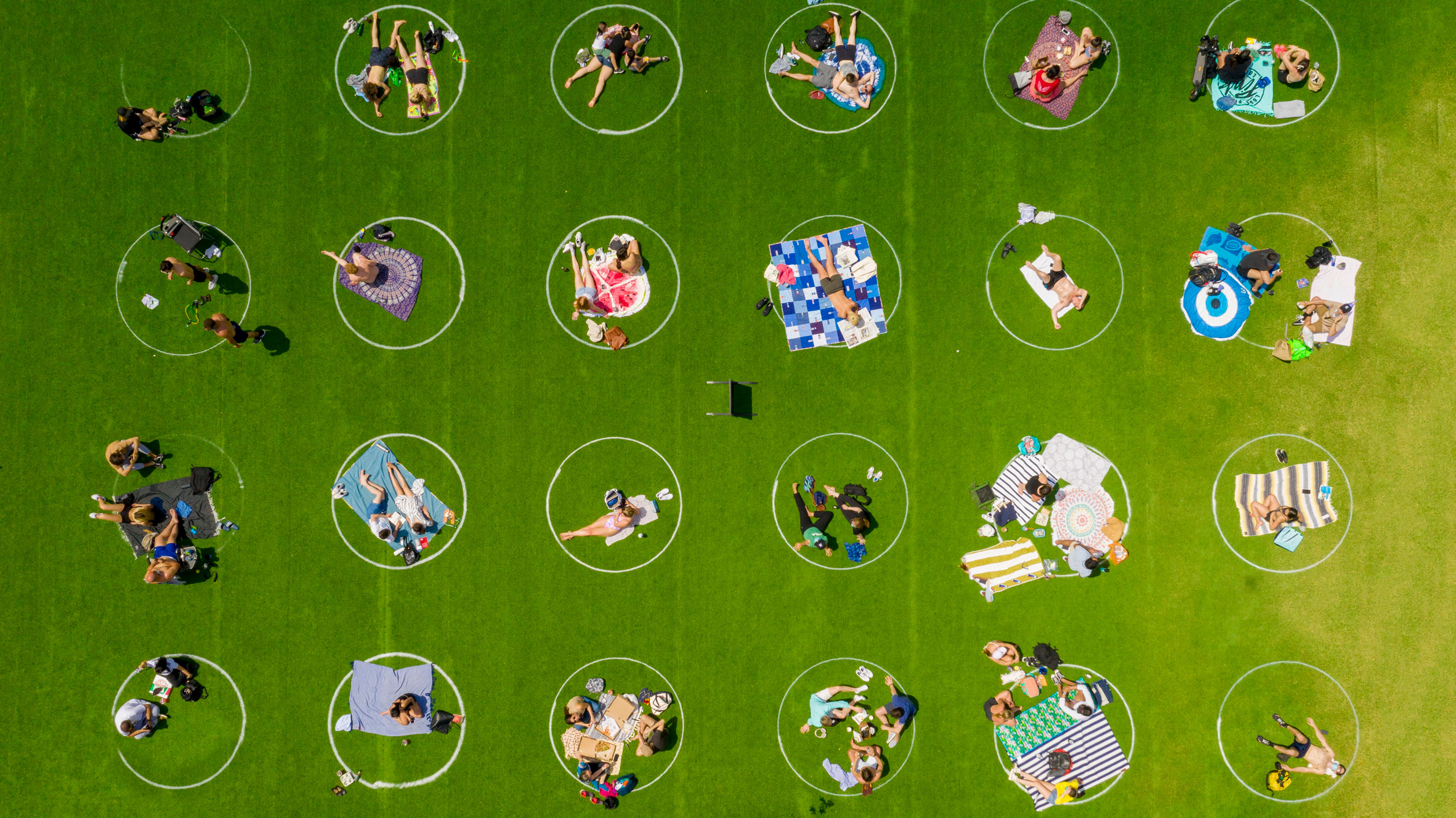 domino-park-social-distancing-circles-design-brooklyn-new-york-usa_dezeen_2364_col_2