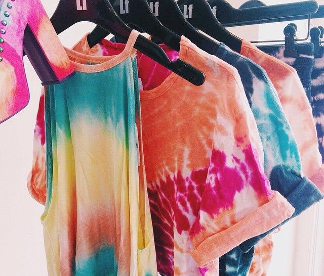 vem ver esses looks tie dye pra usar no verão&nbsp;2021