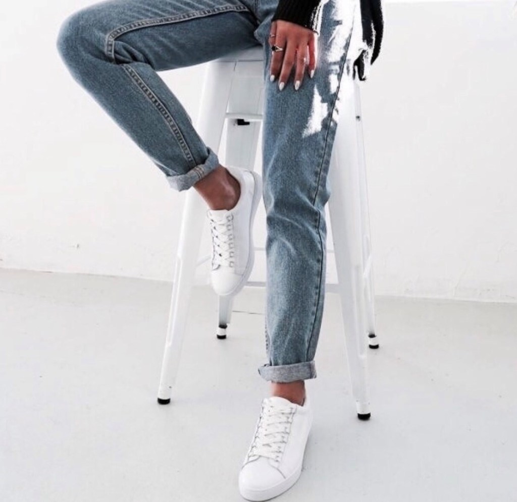 vem ver esses lookinhos lindos e descomplicados com tênis pra copiar&nbsp;já!